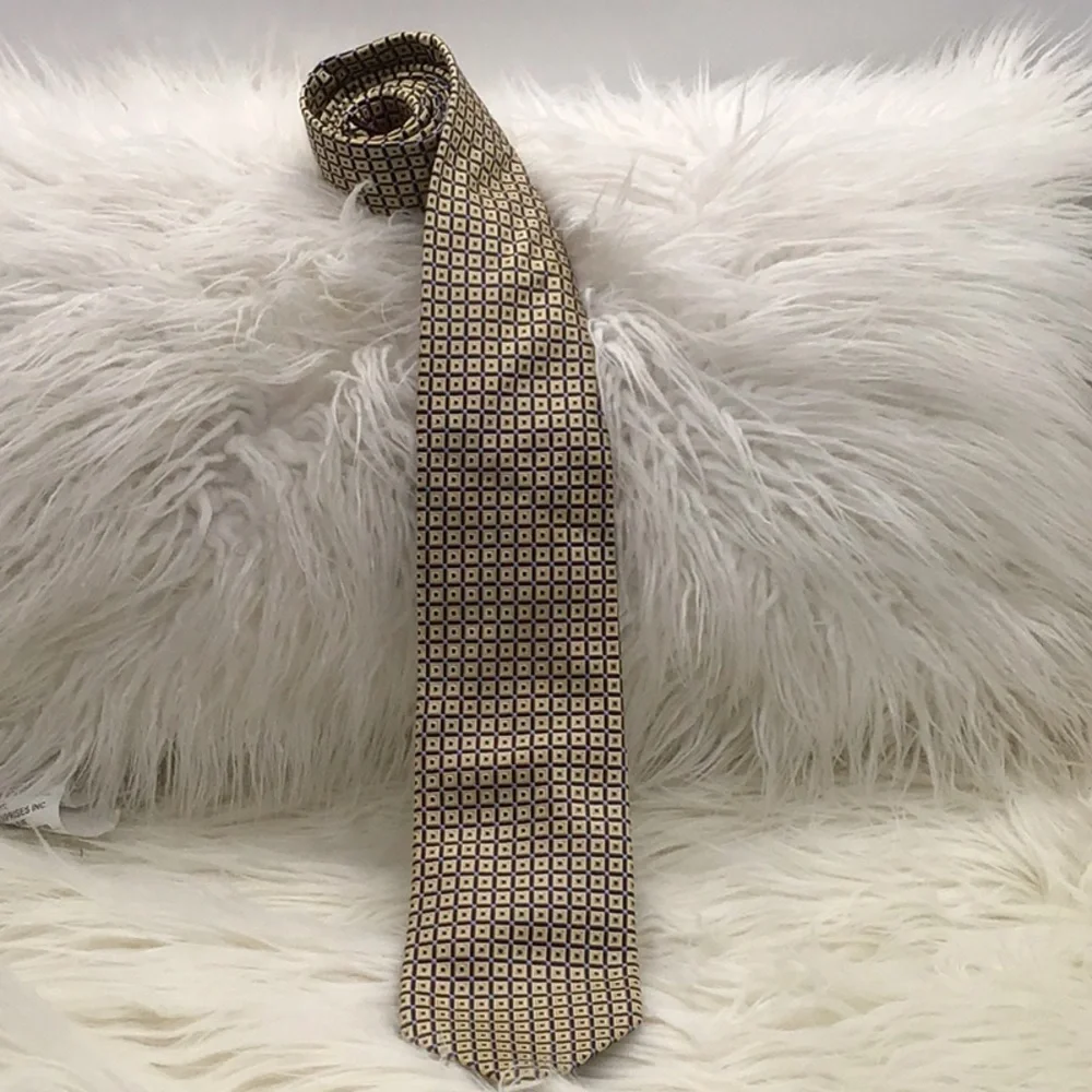 🌼3/$13🌼 BUNDLE DEAL! Chaps Yellow/Blue Square Print Tie